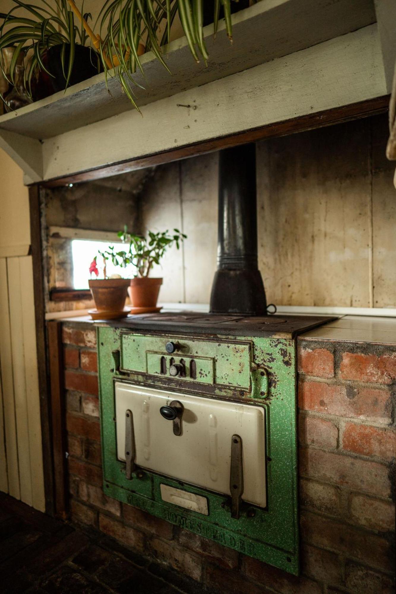 Cosy Farmstay: Green Cabin At Whispering Woods Beedelup Exterior photo