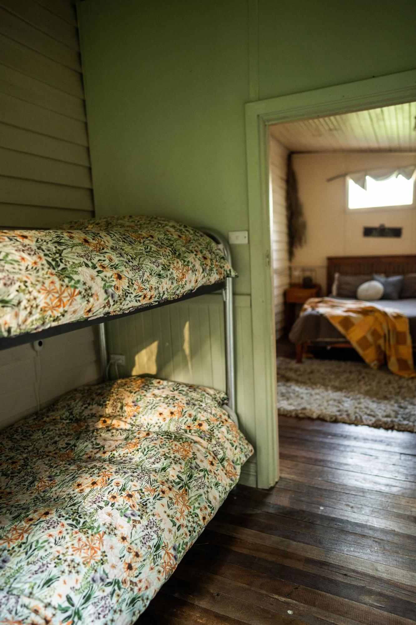 Cosy Farmstay: Green Cabin At Whispering Woods Beedelup Exterior photo