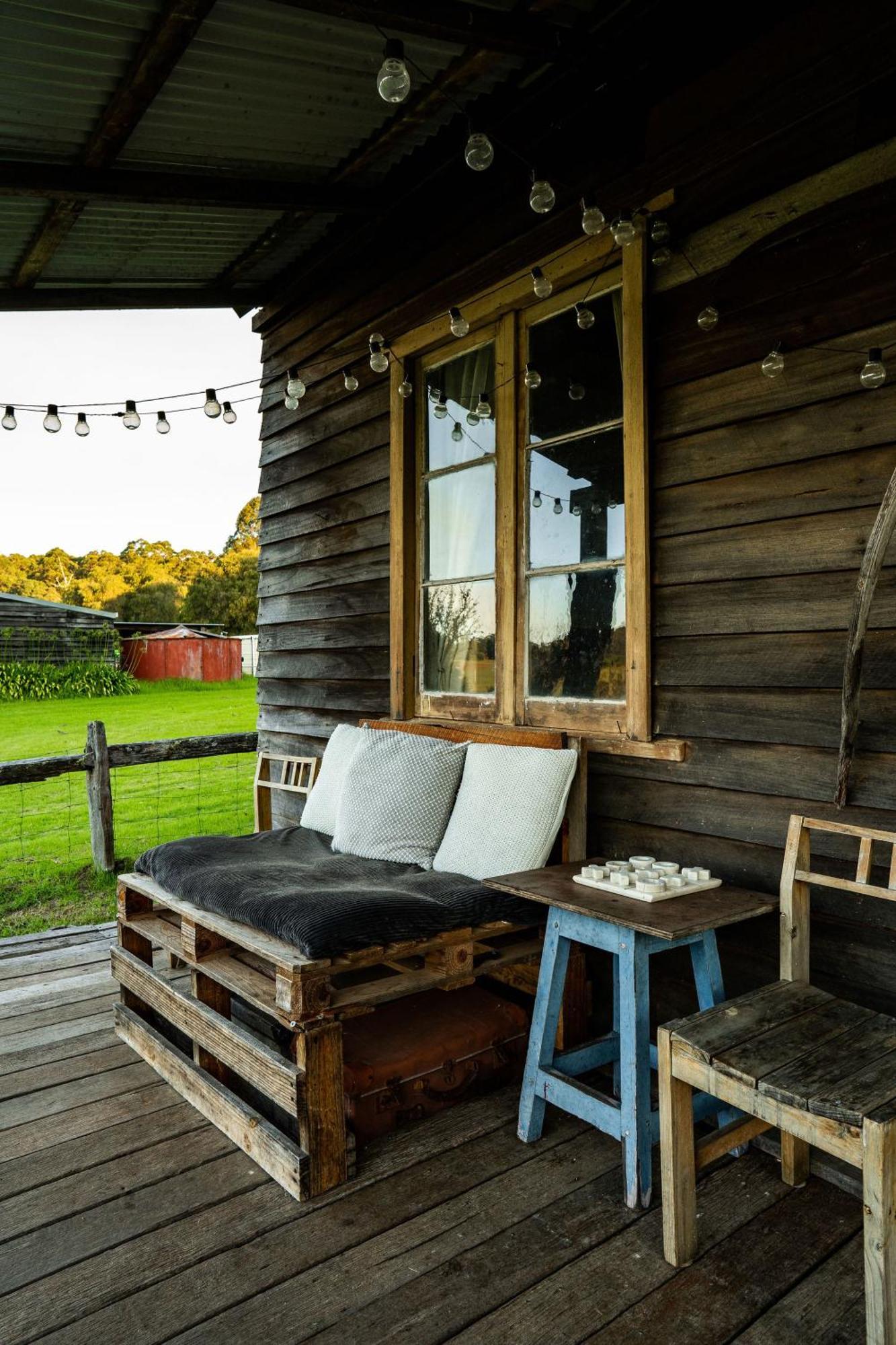 Cosy Farmstay: Green Cabin At Whispering Woods Beedelup Exterior photo